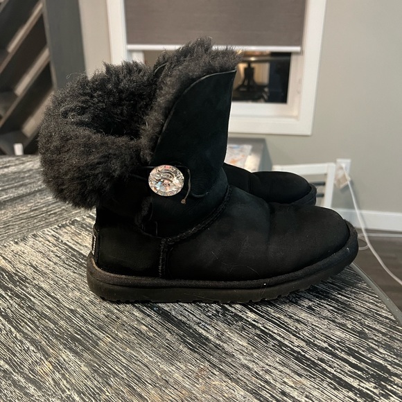UGG boots - Picture 1 of 3